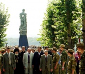 На открытии памятника погибшим шахтерам в Кемерово. Август 2003 г.