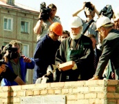 На закладке храма в Белово. Август 2003 г.