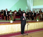Выступает председатель правительства РФ Евгений Примаков. Июнь 2004