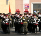Юная смена шагает.  9 мая 2006