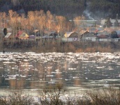 Ледоход на Томи. Апрель 2012